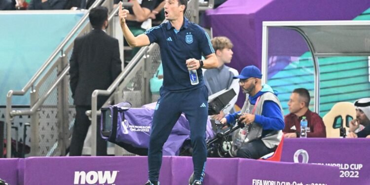 Scaloni define el equipo y los cambios en las horas previas a enfrentar a Polonia