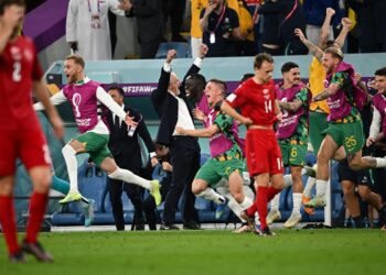 Australia dio la sorpresa y eliminó a Dinamarca