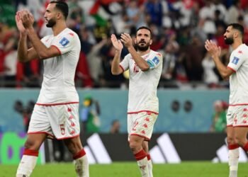 Francia, clasificado a octavos de final, cayó ante Túnez, que se despidió de Qatar