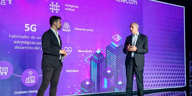 Telecom realizó una presentación de su red de tecnología 5G en un evento de ATVC