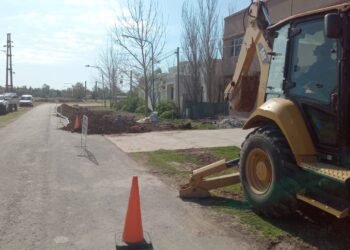 Comenzó el tendido de las redes de agua potable en Los Álamos y Aero Club