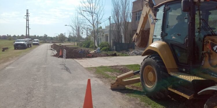 Comenzó el tendido de las redes de agua potable en Los Álamos y Aero Club