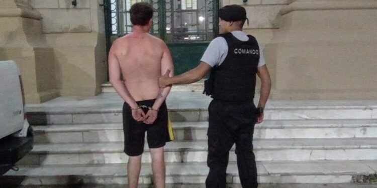 Atraparon a un hombre que agredió a otro con un cuchillo