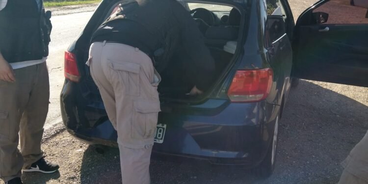 Fue sorprendido con algo de marihuana en el auto