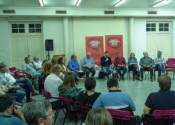 El socialismo insiste en que se paguen en efectivo los bonos por coparticipación