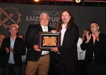 Con Karina La Princesita, Luz y Fuerza Rafaela festejó sus 75 años