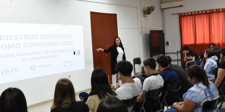 La OMIC brindó una charla en la escuela “Luisa Raimondi de Barreiro”