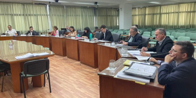 Fuertes diferencias entre oficialismo y oposición por los tributos municipales