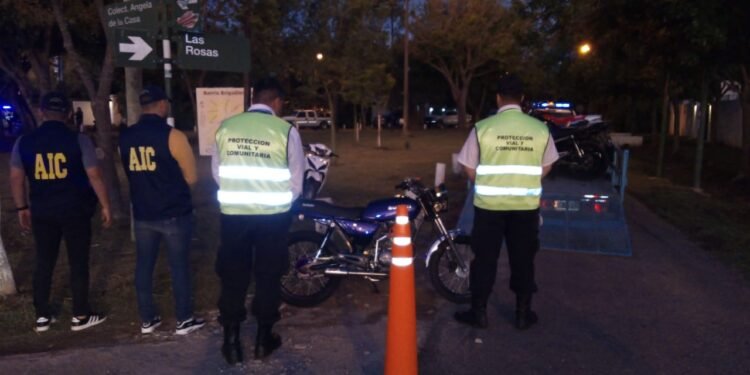 Retención de moto en operativo de tránsito