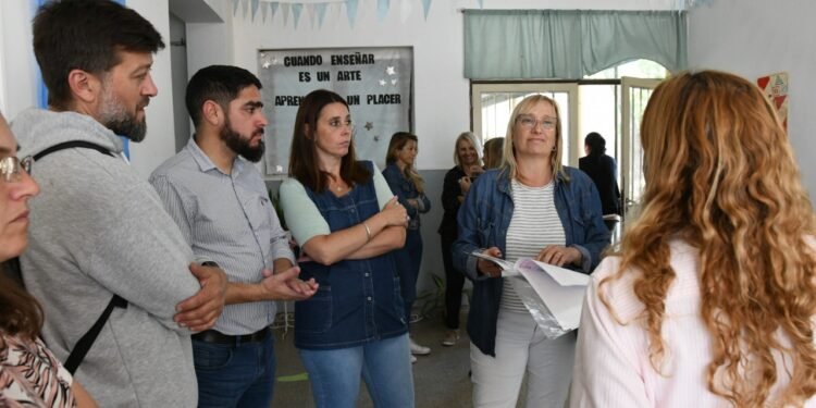 Avanzan los trabajos para el retechado de la Escuela Villa Podio