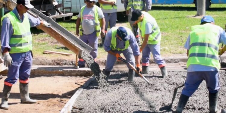 Recorrida por la obra de pavimento en barrio Los Arces