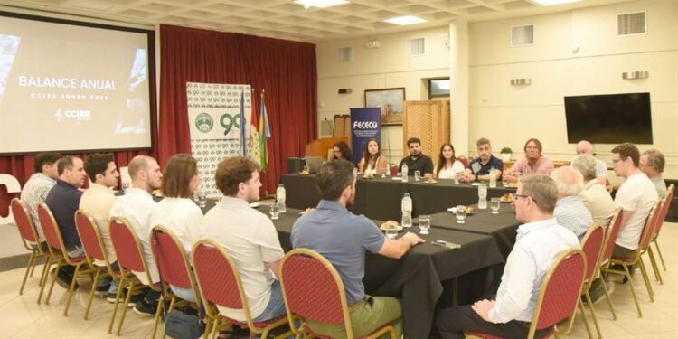 El CCIRR Joven se reunió con los ex presidentes y el Comité Ejecutivo