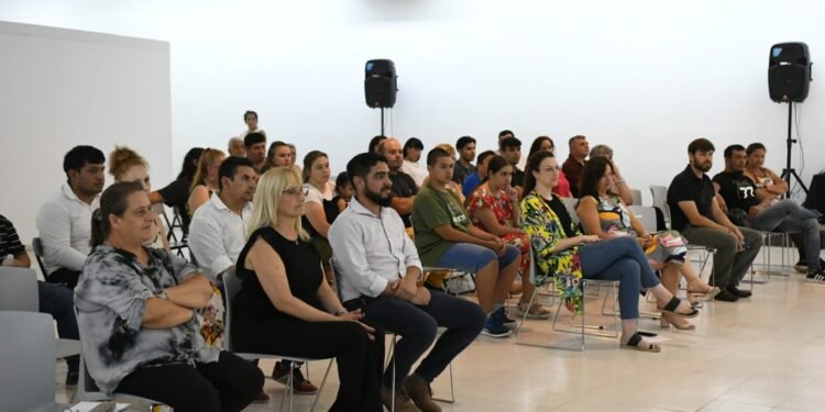 Las Extensiones Áulicas del EEMPA tienen sus primeros egresados y egresadas