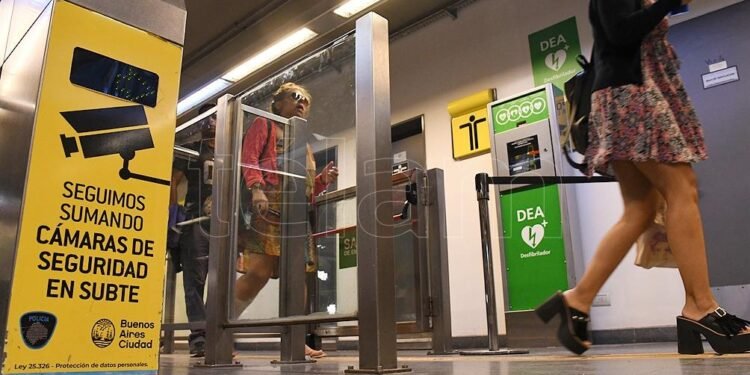 Subte: paro sorpresivo de la línea C y uno programado para esta noche en la D