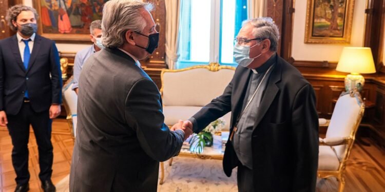 La cúpula de la Iglesia Católica llevará su saludo navideño al Presidente