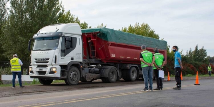 Incautaron más de 47 toneladas de soja que eran trasportadas sin documentación