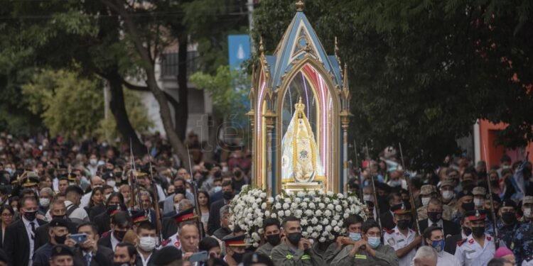 A pesar de la ola de calor continúan arribando peregrinos a Catamarca
