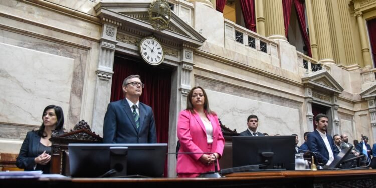 El oficialismo busca reelegir a Cecilia Moreau, pese al rechazo de JxC