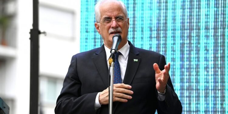 Taiana encabeza una ceremonia por la prevención de la violencia contra las mujeres