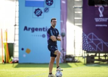 Scaloni evalúa a Di María y De Paul en una práctica a puertas cerradas