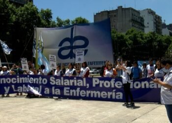En el segundo día de paro, enfermeros marcharán al Ministerio de Salud porteño