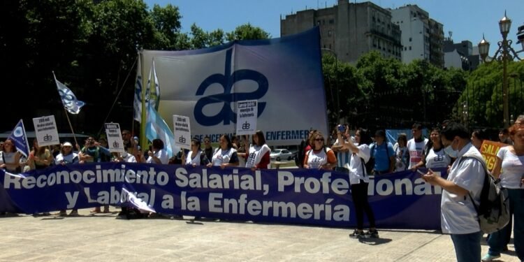 En el segundo día de paro, enfermeros marcharán al Ministerio de Salud porteño