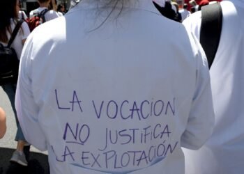 Los trabajadores del Garrahan paran en reclamo de recomposición salarial