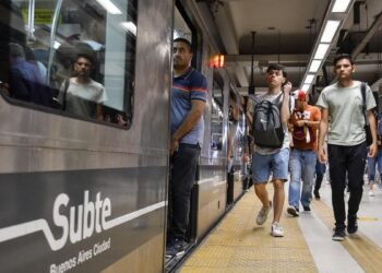 Los metrodelegados liberarán molinetes y paralizarán la línea E y el Premetro