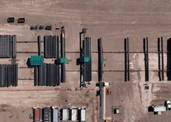 Cómo son las plantas para soldar tubos que aceleran la obra del Gasoducto Néstor Kirchner