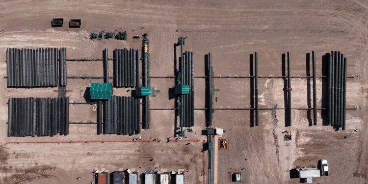 Cómo son las plantas para soldar tubos que aceleran la obra del Gasoducto Néstor Kirchner