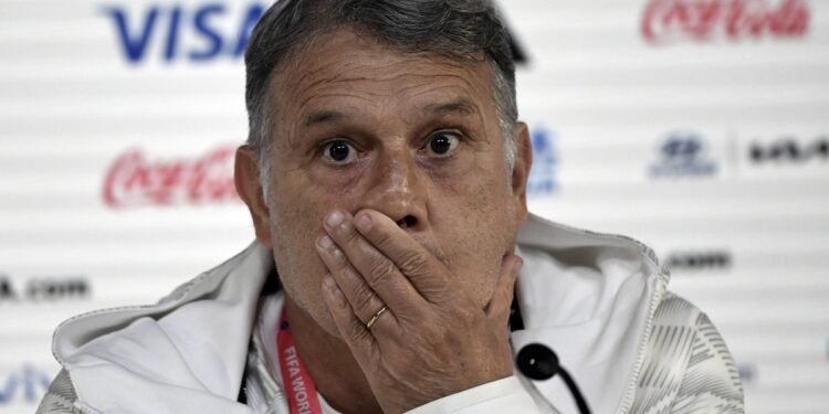 Martino se despidió de México: «Asumimos el fracaso en esta Copa del Mundo»