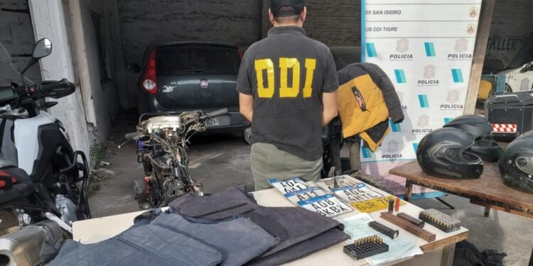 Allanamientos por el profesor baleado en Tigre: encontraron motos y pertenencias robadas