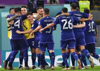 Argentina ganó, gustó y se clasificó primera