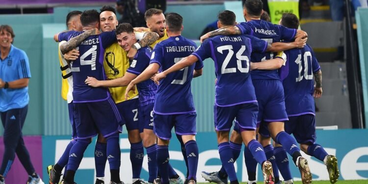 Argentina ganó, gustó y se clasificó primera