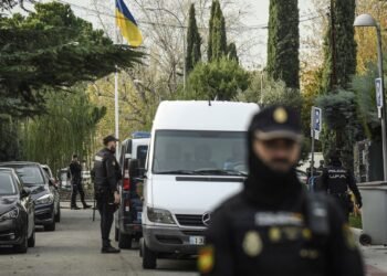 Un herido leve tras la explosión de una carta en la embajada de Ucrania en Madrid