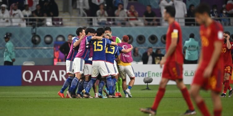 Japón venció a España y se clasificó primero en el Grupo E