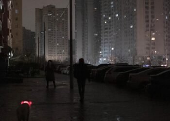 Más de 500 localidades ucranianas siguen sin electricidad tras los bombardeos rusos