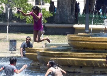 El calor no dio tregua y se registran picos de más de 40 grados en el norte del país