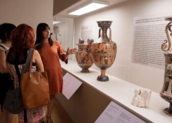 Llegan a Buenos Aires tesoros de una colonia griega que existió en Italia 700 años a. C.