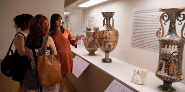 Llegan a Buenos Aires tesoros de una colonia griega que existió en Italia 700 años a. C.