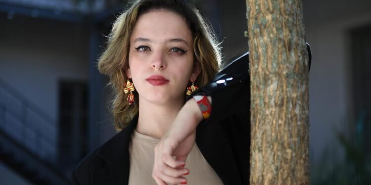 Elizabeth Duval: “Ser trans en mi caso no es una postura política, ser feminista sí”