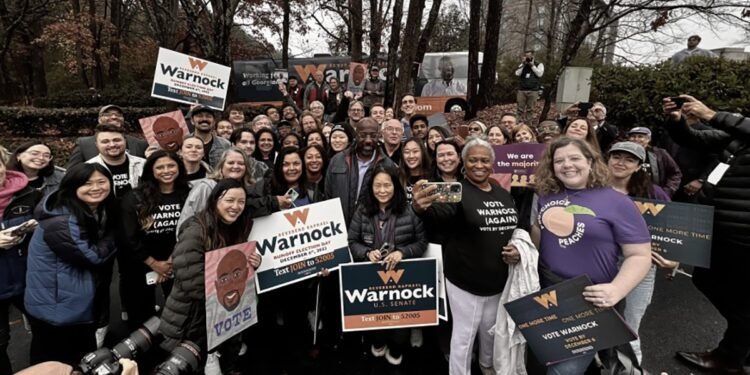 El partido de Biden ganó la banca de Georgia y tendrá mayoría absoluta en el Senado