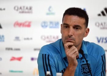 Scaloni muestra reserva con De Paul y Di María