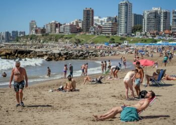 Fin de semana largo: 1,2 millones de turistas en el país