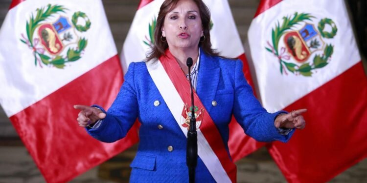 Boluarte instaló el gabinete de crisis en Perú pero no ceden las protestas