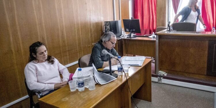 La casa donde mataron a Carlos Bustamante era «un mar de sangre», declaró un policía