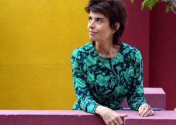 Paula Pérez Alonso: «En literatura los opuestos no se destruyen, coexisten»