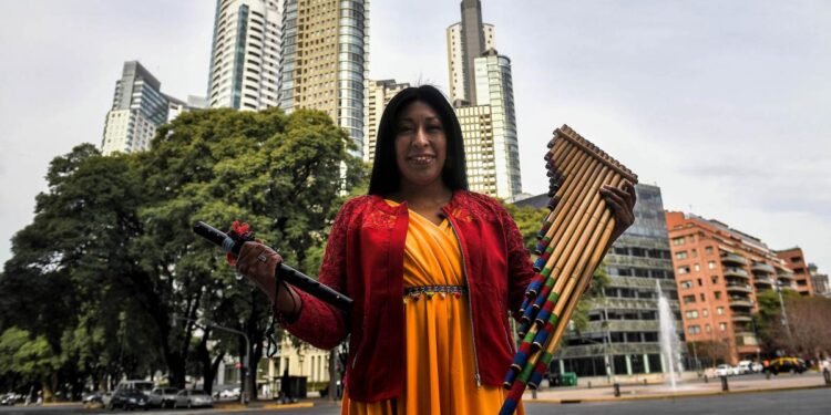 Micaela Chauque se lanza a la actuación con la obra «Memorias del huevo-tiempo» en Tilcara