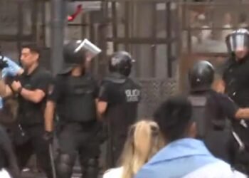 Repudio a la represion de la policía porteña durante los festejos en el obelisco