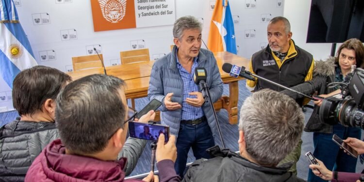 Refuerzan el operativo en Tolhuin para combatir los incendios forestales